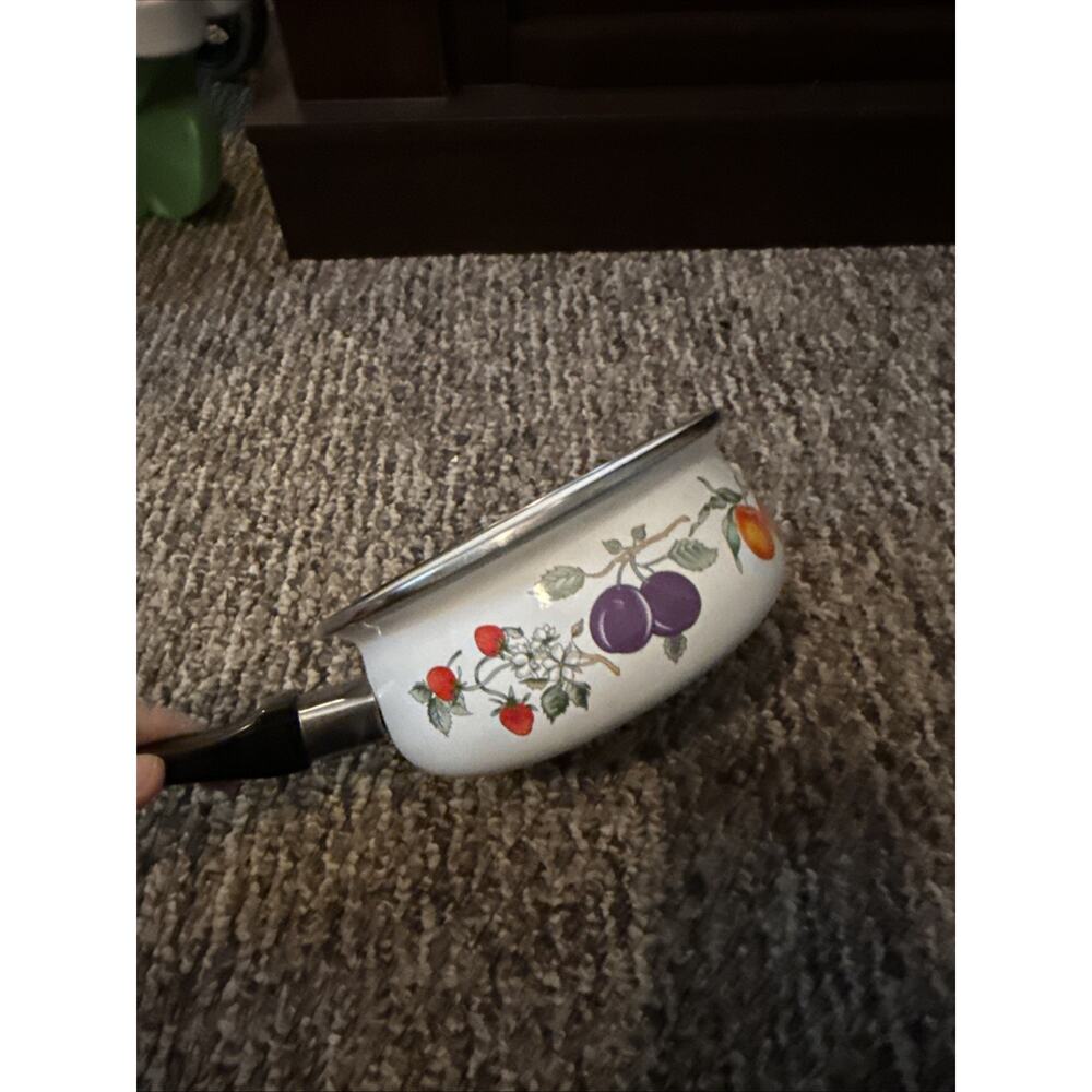 Dulcie Enamile Pot With Fruit Printed (no Lid)